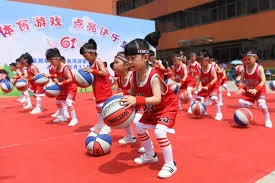 图片报：法兰克福解雇队医，因其在球队下榻酒店治疗对手球员